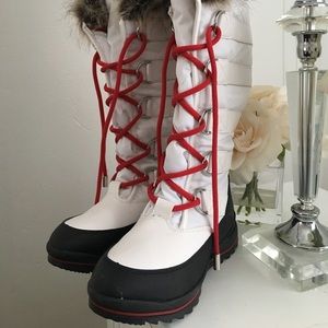 Guess white winter boots